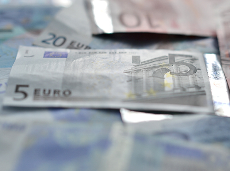 Slovensko upravno sodišče poslovalo v neskladju s predpisi